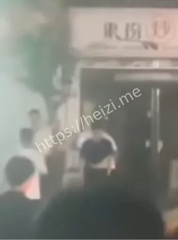 精神小伙