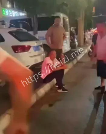 家长暴打