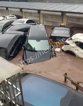 10万人被困