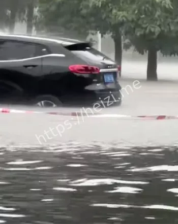 路面积水