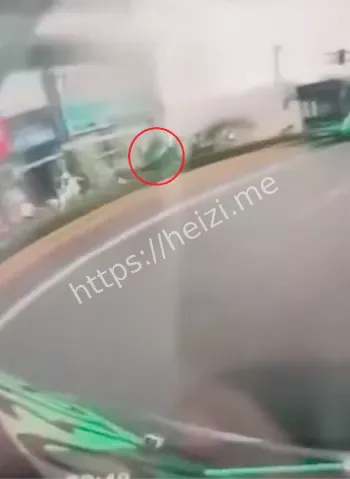 撞人行道