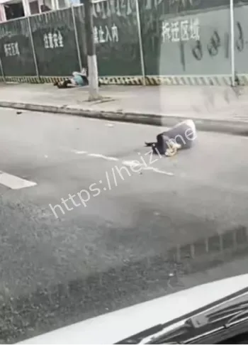 车祸被卷卡车底