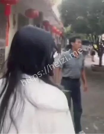 持刀行凶