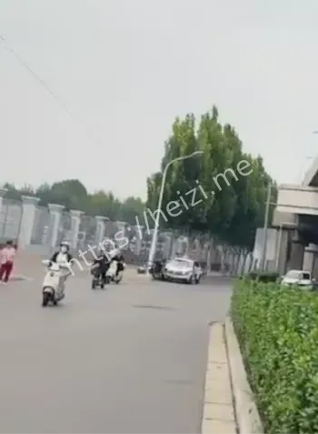 男子连撞数人