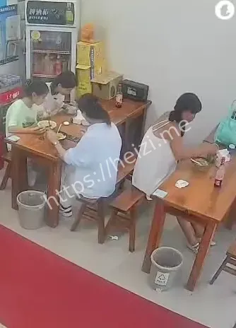 苏州街头突发事件