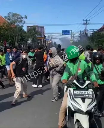 武力镇压