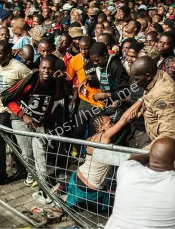 印度卡鲁尔踩踏死亡超100