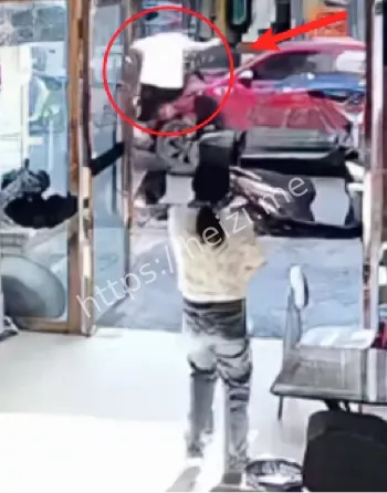 男子当街殴打女子视频