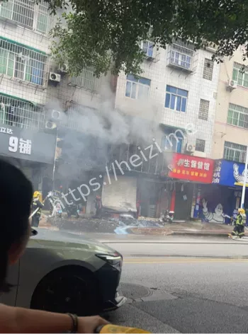 10月14日商铺起火