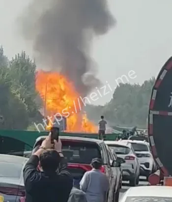 秦皇岛高速货车起火事件