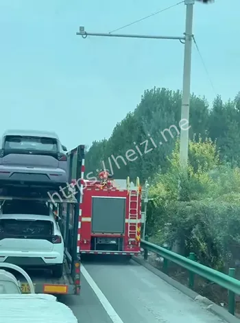 运瓦斯罐车起火