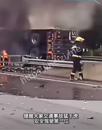 封路10公里救援拖车