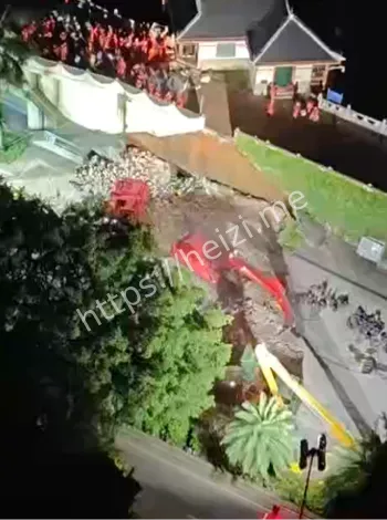 南宁北大桥邕江护堤坍塌