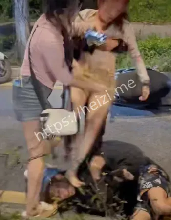网友怒斥