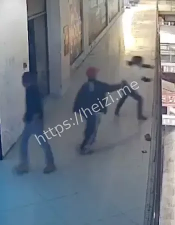 关键时刻男子两度相救