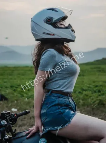 张硕晴皮衣过弯视频疯传