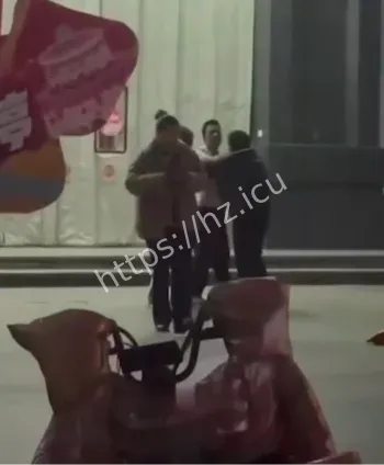 西平饭店1V5板凳砸头