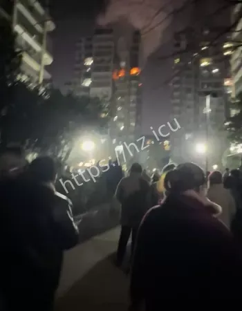 消防通道全被私家车堵死