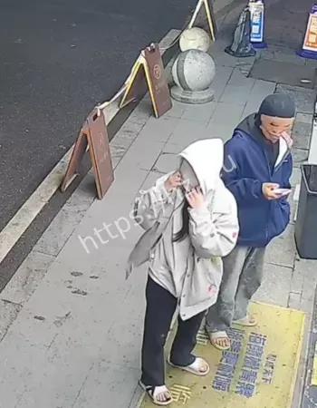 戴头套去偷泡面