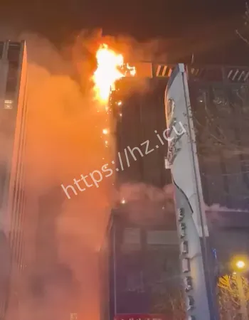 亲贤北街高层突发大火