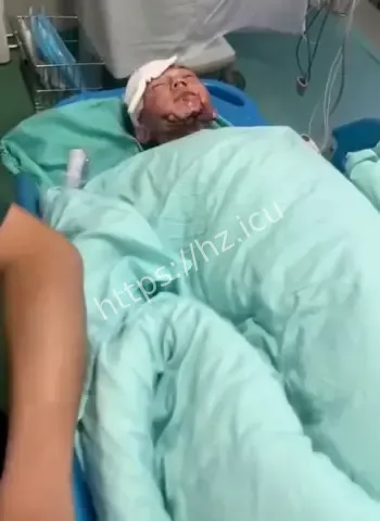 被隔壁男子当街砍死