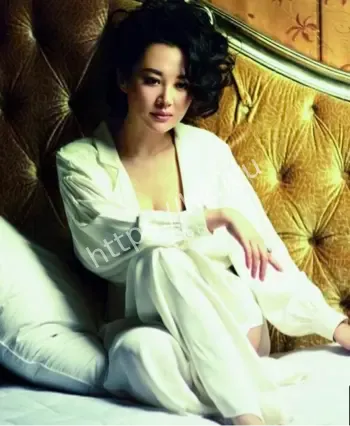 许晴不婚熟女韵味小男友排队