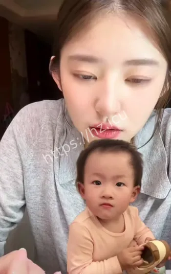 王思聪女儿长得像爷爷