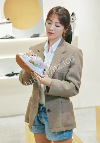 笑容浅浅仪态万千