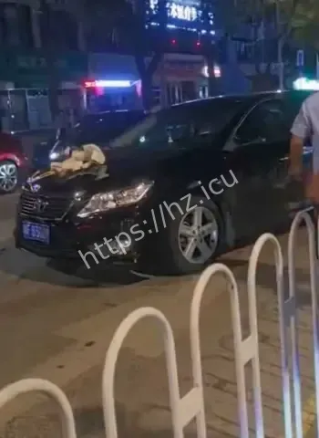 酒驾冲卡撞车撞路人