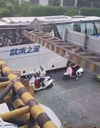 现场一片狼藉