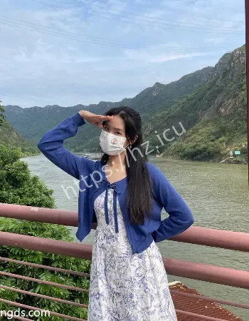 清纯外表下
