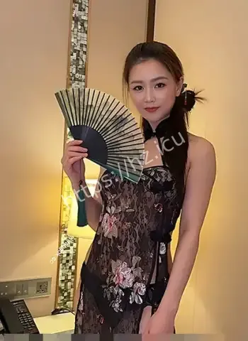黄芯蕾为金主服务