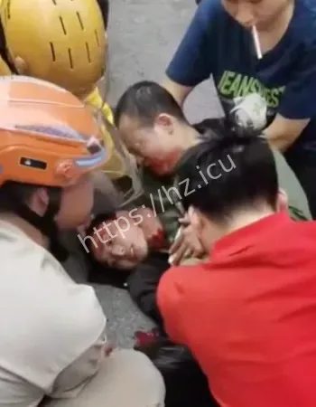狂捅路人事件