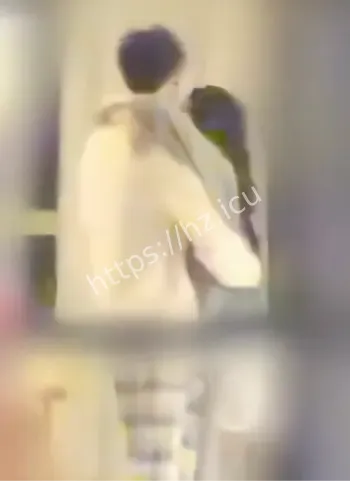 高颜值姐弟恋甜蜜