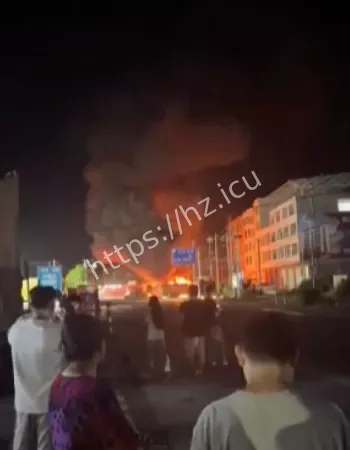 两车相距起火