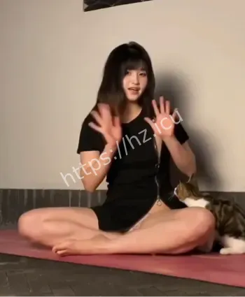 周奕亲素颜反差