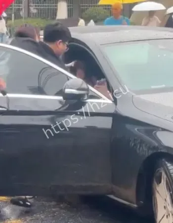 女辅导员
