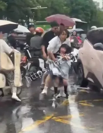 女辅导员