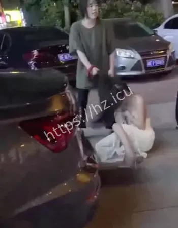 原配酒店门口暴打小三