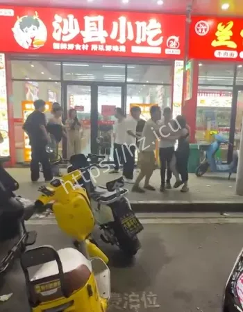 精神小伙
