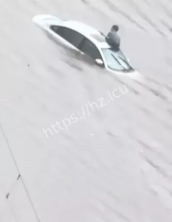 短时强降雨致道路积水